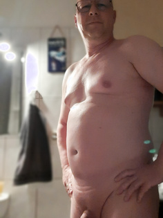 Kein Adonis aber nackedei zeig ich mich trotzdem gern