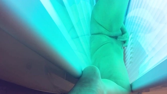Muschi rubbeln im Solarium