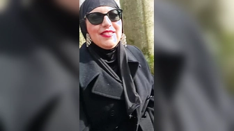 Meine muslimische Freundin im Park entblößt Teil 2