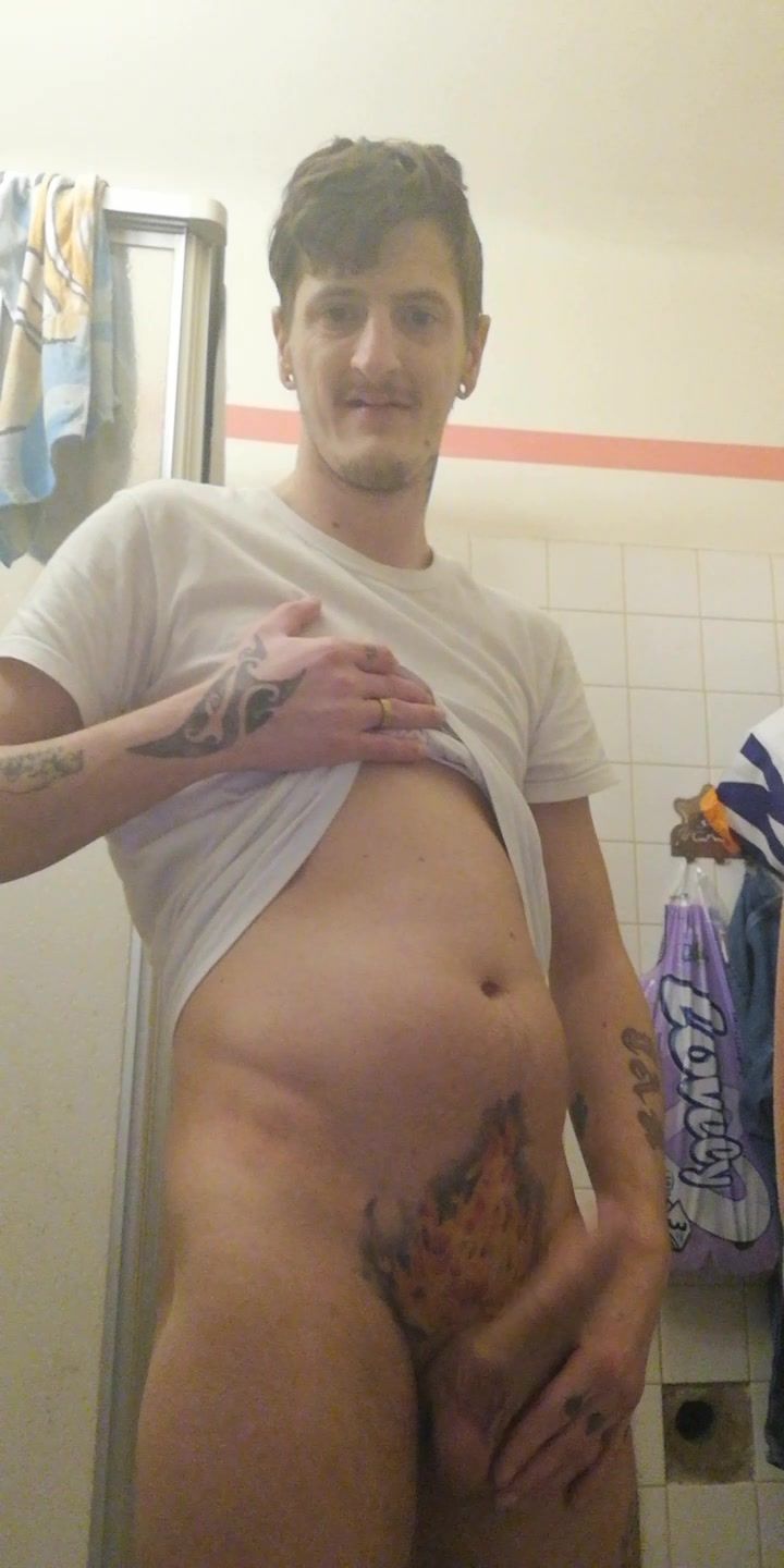 Mein Penis mit Tattoo