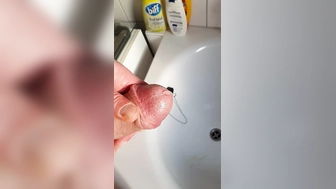 Morgens Druck ablassen im Bad