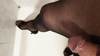 In der Dusche gepisst