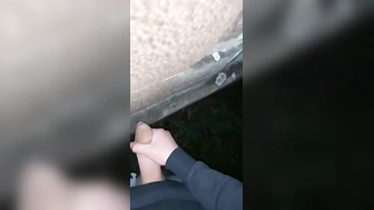 Nachts am Bahnhof abspritzen