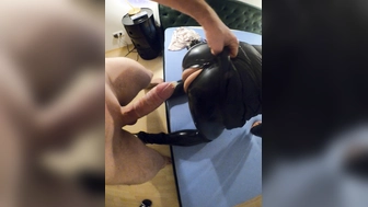 Svenja wird in Latex Catsuit gefickt