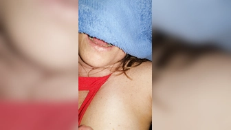 Mandis Titten und Gesichtsbesamung