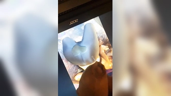 User spritzt auf meine Frau