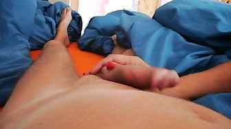 Handjob Morgens im Bett