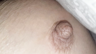 Mal ein kurzer Blick auf meine Nippel