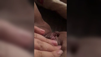 Türkische Freundin 19  massiert sich