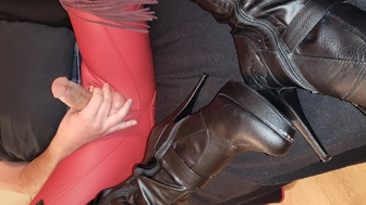 Wichsvorlage in Freddy WR UP Hose und Overknees