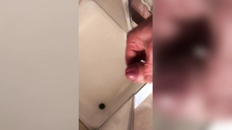Selbst ist der Mann wichsen vor der Dusche