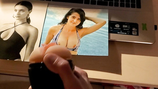 Spermatribut mit Bibi und Tina Porno und langsam abgespritzt