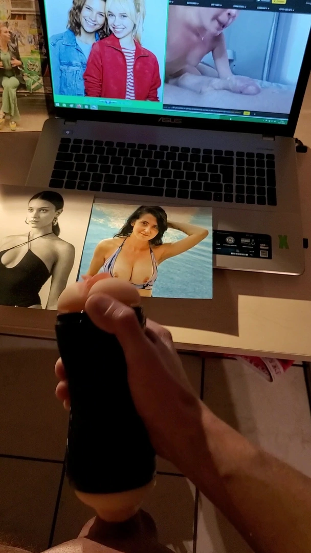 Spermatribut mit Bibi und Tina Porno und langsam abgespritzt 