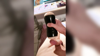 Spermatribut mit der heißen Olivia Rodrigo und Freundinnen. Geil gespritzt