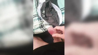 Ich spritze in den Tanga meiner Frau