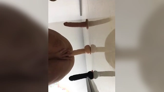 Ich brauche drei Dildos