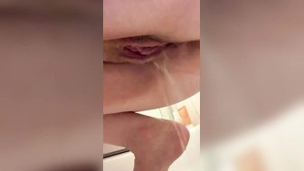 Hoteldusche vollpissen