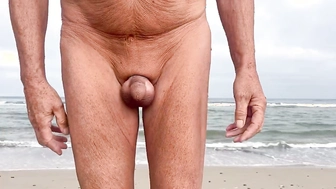 Nackt baden mit Penisring