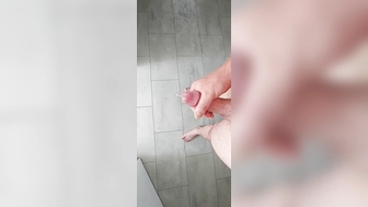 Wichsen bei der Hausarbeit