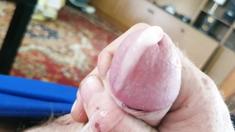 Allein im Garten und mal schön am Schwanz gespielt