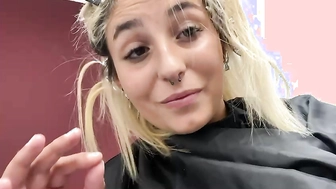 Beim Friseur schnell die Finger rein vor Geilheit