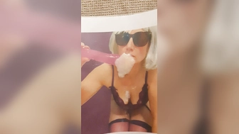 Sperma Nachschlag für Lilla Laune