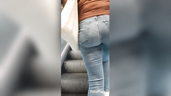 Jeans Po einer Rothaarigen