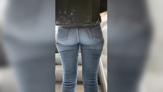 Sie weiß dass sie sexy ist Teil 2