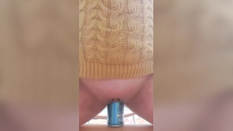 Redbull Dose in die Muschi geschoben