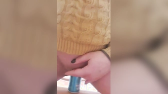 Redbull Dose in die Muschi geschoben