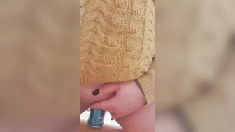 Redbull Dose in die Muschi geschoben