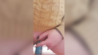 Redbull Dose in die Muschi geschoben