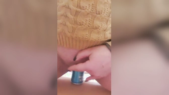 Redbull Dose in die Muschi geschoben