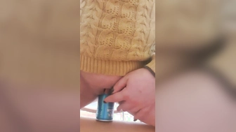 Redbull Dose in die Muschi geschoben