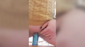 Redbull Dose in die Muschi geschoben