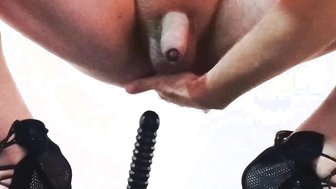 DWT mit Dildo im Hintern