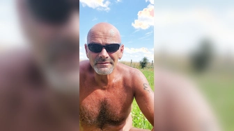 Geil im Garten abwichsen