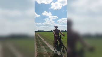 Nackt Radtour entlang der Ucker