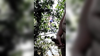 Wichsen vor der Landstraße und Radweg