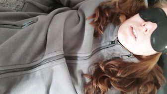 Rothaarige gefesselt und mit Augenbinde gebumst