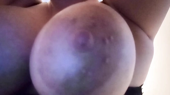 Mein Titten mit großen Brustwarzen