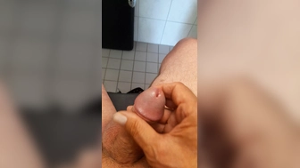 Meinen kurzen reifen Schwanz wichsen
