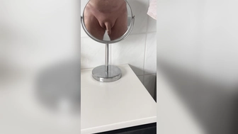 Geduscht und rasiert