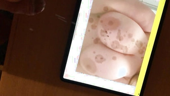 Auf die Titten Bilder spritzen