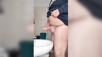 Abspritzender Penis schön einen runter geholt