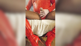 In Strumpfhose und Body...Eure Wichsvorlage wird geil abgemolken