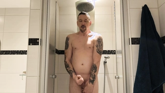 Mario geil unter Dusche