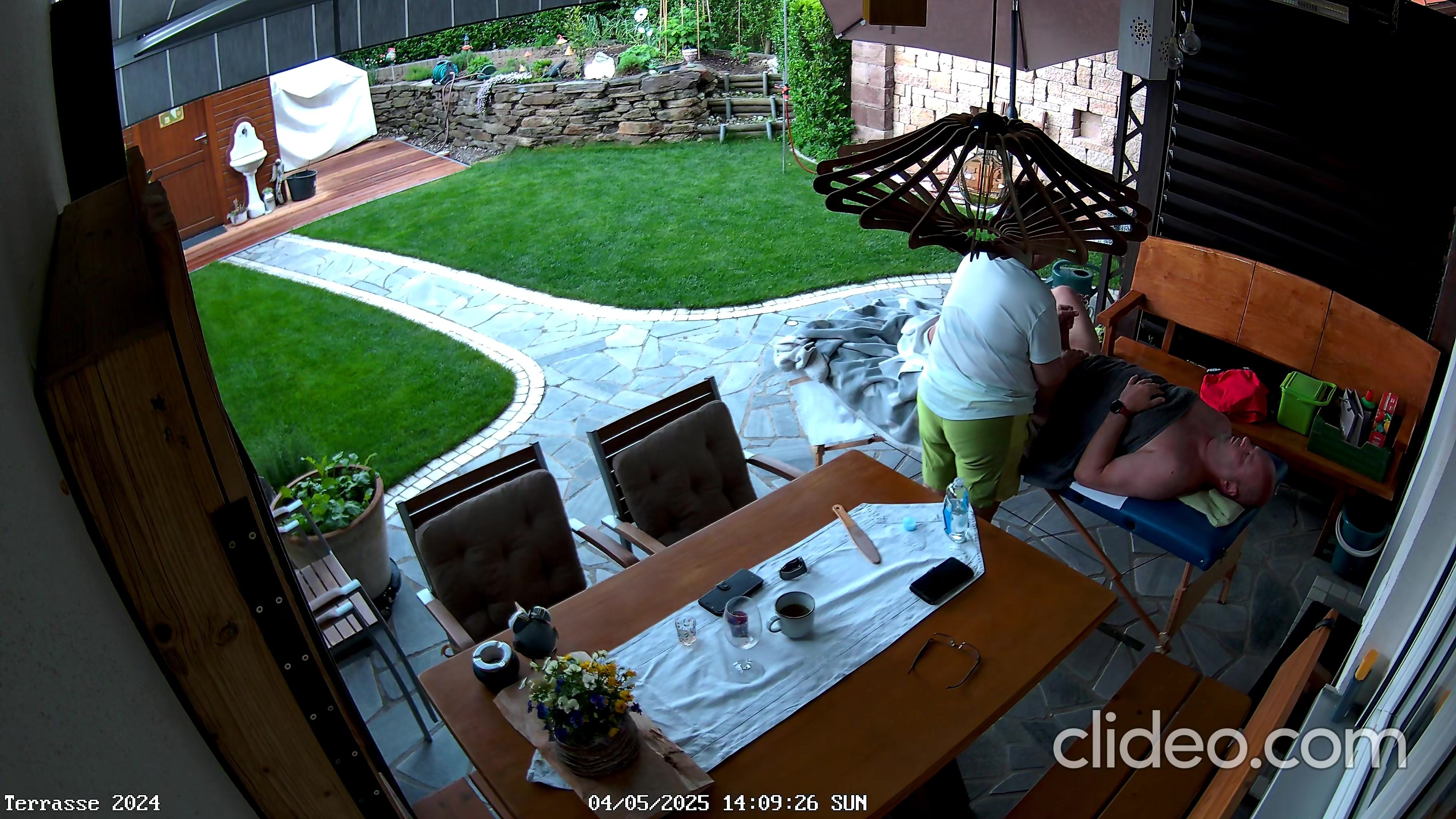 Handjob auf der Terrasse