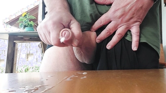 Geil auf den Terrassentisch gekommen