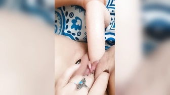 Spielen mit dem Dildo